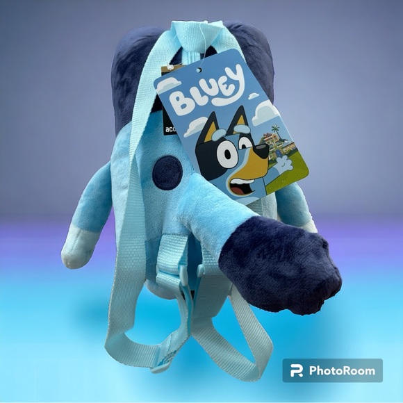 Bluey Soft Plushie 17” backpack with small pocket in back for small items - Picture 2 of 5